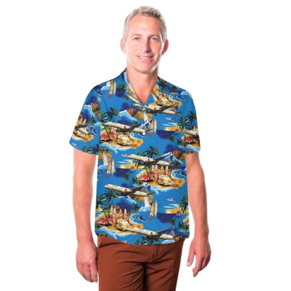 United Airlines (UAL) – Boeing 757-200 – N554UA Hawaiian Shirt Man United Airlines (UAL) – Boeing 757-200 – N554UA Hawaiian Shirt Man