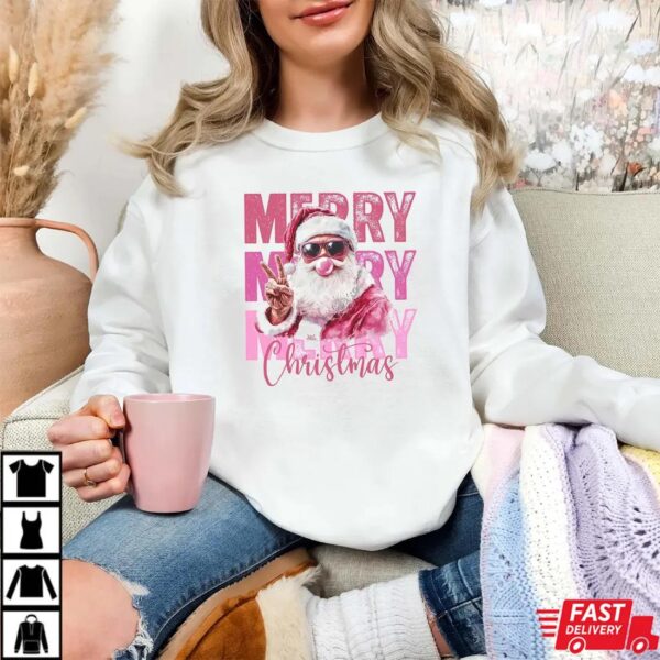 Merry Christmas Santa Shirt – Cool Santa Claus Peace Sign Bubblegum Tee