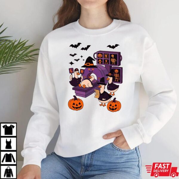 Funny Halloween Duck Radiology Shirt – MRI CT Scan Tech Pumpkin Witch Tee