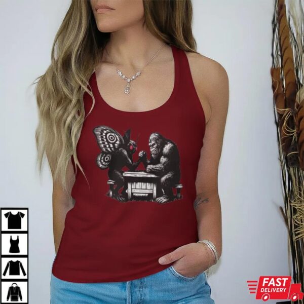 Bigfoot v Mothman Shirt Funny Cryptid Arm Wrestling Shirt