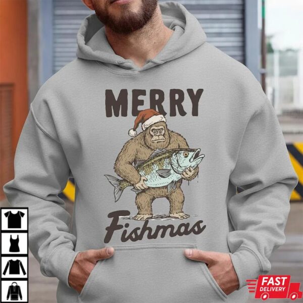 Bigfoot Merry Fishmas Funny Christmas Fishing T-Shirt