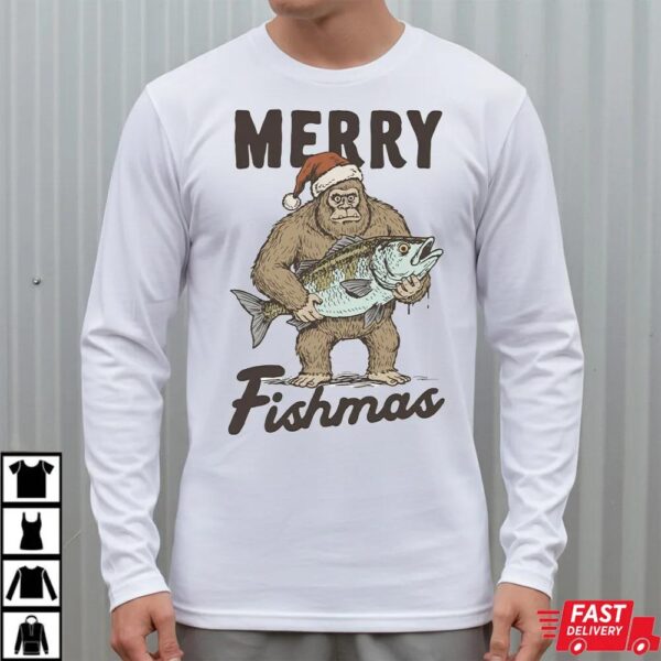 Bigfoot Merry Fishmas Funny Christmas Fishing T-Shirt