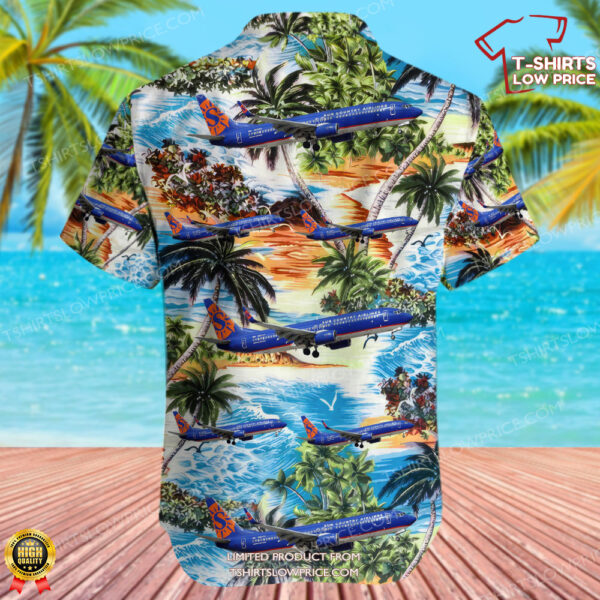 Boeing 737-85P Sun Country Airlines Hawaiian Shirt