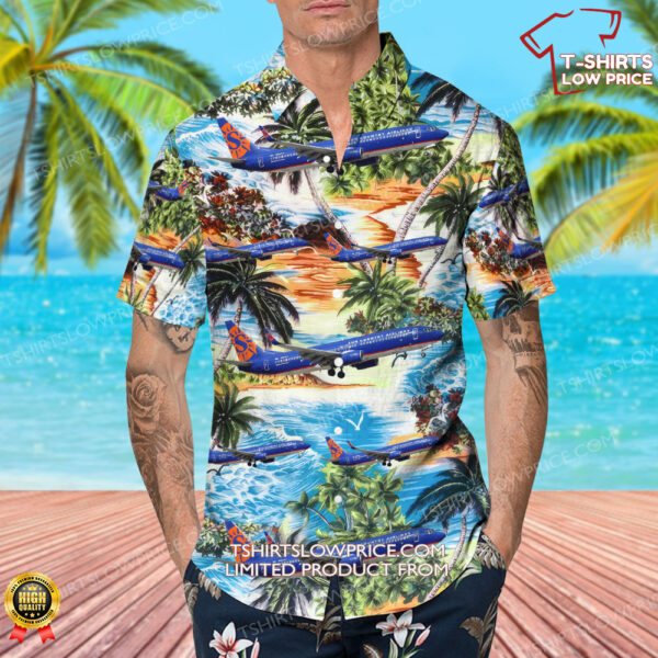 Boeing 737-85P Sun Country Airlines Hawaiian Shirt