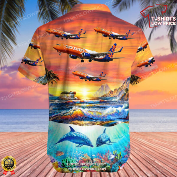 Boeing 737-8JP Sun Country Airlines Hawaiian Shirt