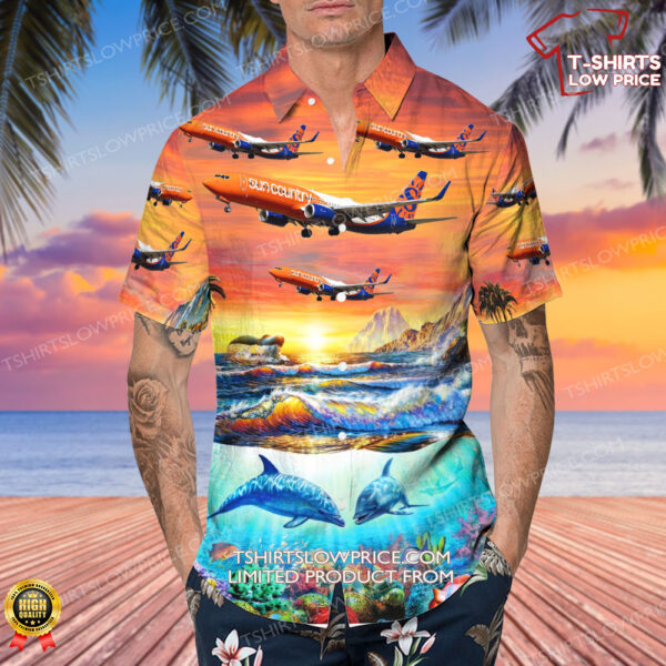 Boeing 737-8JP Sun Country Airlines Hawaiian Shirt